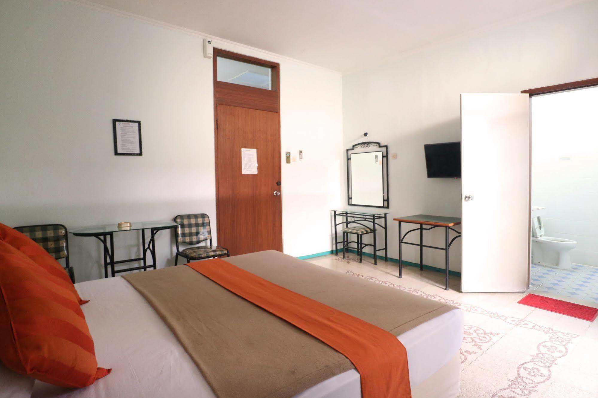 Hotel Kenongo Surabaya Luaran gambar